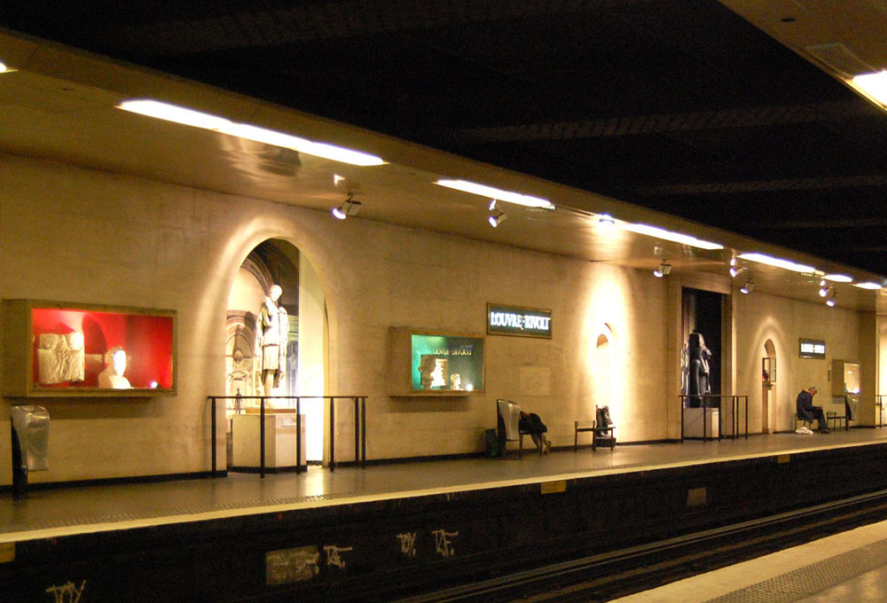 estacion-de-metro-louvre-rivoli